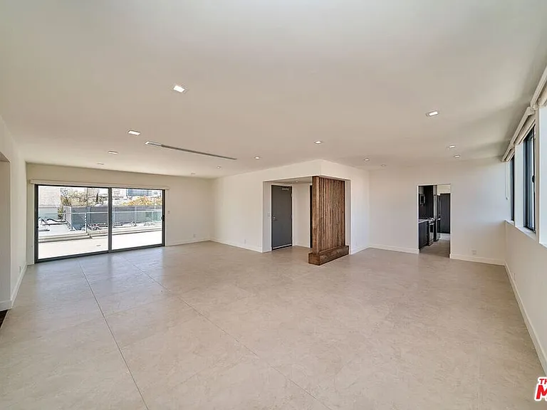 145 S Maple Dr #401 — Photo 7