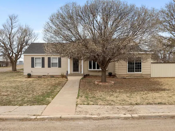 102 N Pershing St, Hooker, OK 73945