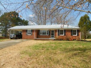 404 Ballard Ln, Sparta, TN 38583