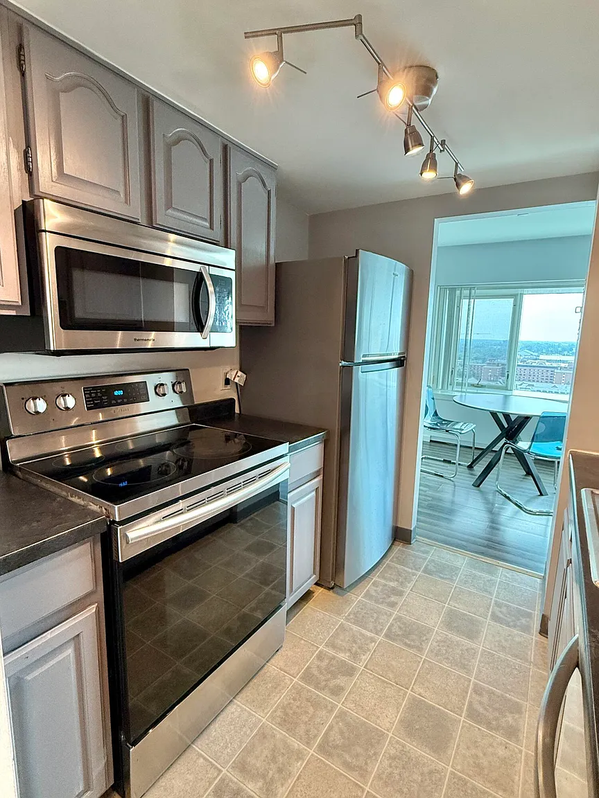 555 E William St APT 18C photo 1