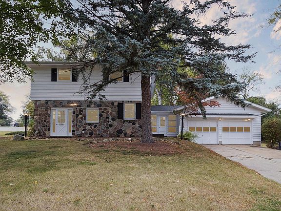 3rd image of 2504 Dartmouth Dr