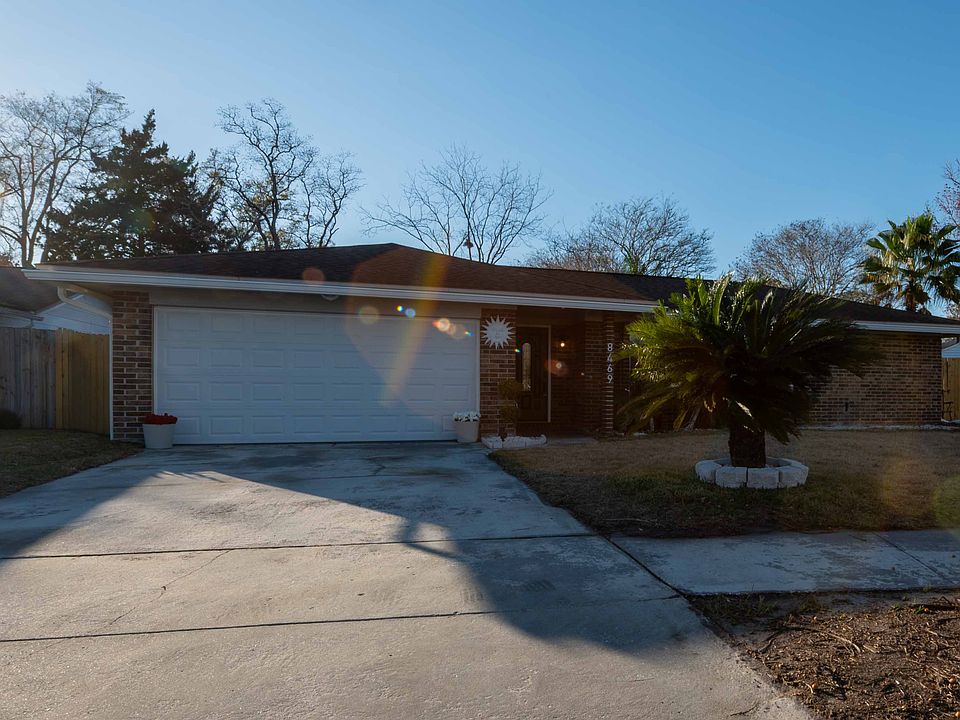 1st image of 8469 Rockland Dr