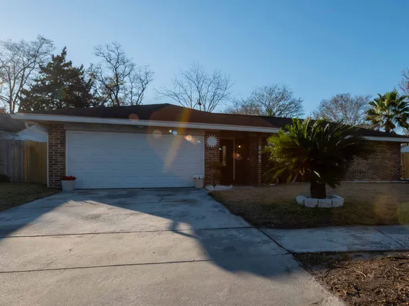 8469 Rockland Dr, Jacksonville, FL 32221