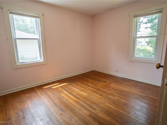 5th image of 8270 Westmoor Rd