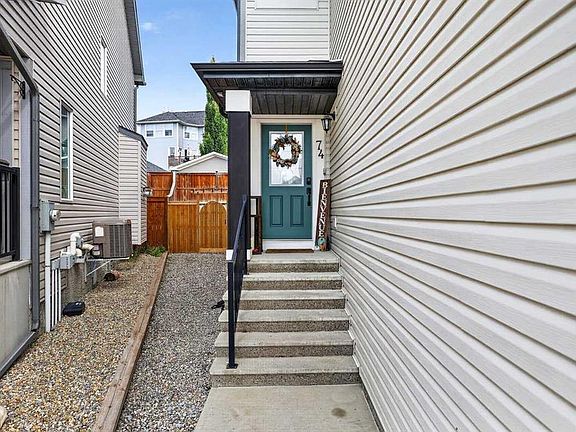 2nd image of 74 W Heritage Lndg