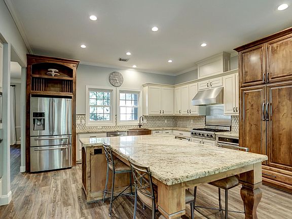 3rd image of 33311 White Oak Ct