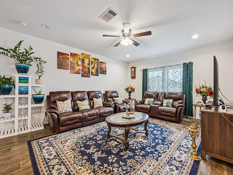 5102 Hedgerose Ln — Photo 11