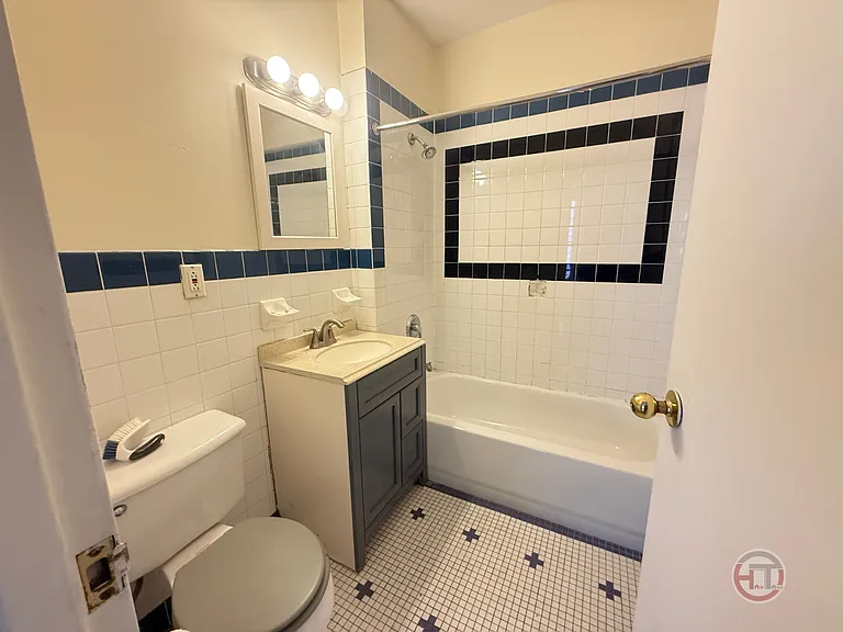 731 E 181st St #3 — Photo 2