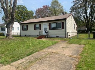 8524 Orcutt Ave, Hampton, VA 23605