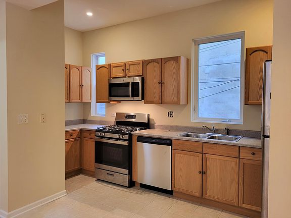 4th image of 1928 N Damen Ave #2
