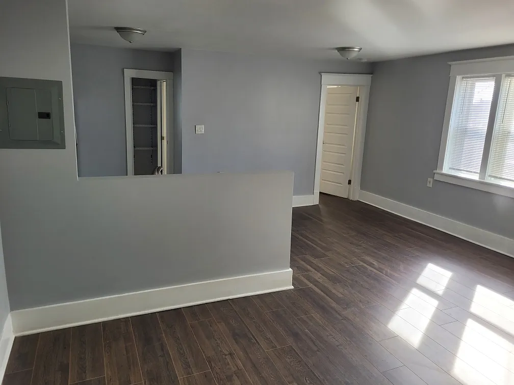 1 bed, 900 sqft, $1,295 — Photo 4
