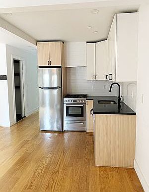 5th image of 125 Halsey St Floor 3