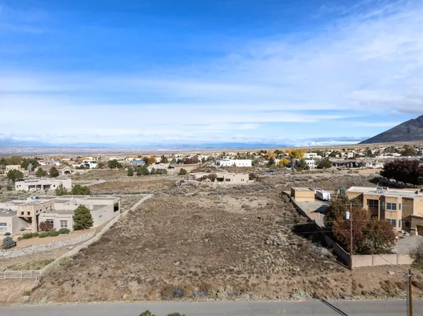 9321 Modesto Ave NE, Albuquerque, NM 87122