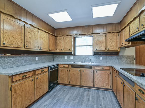 5th image of 2024 Trailwood Dr