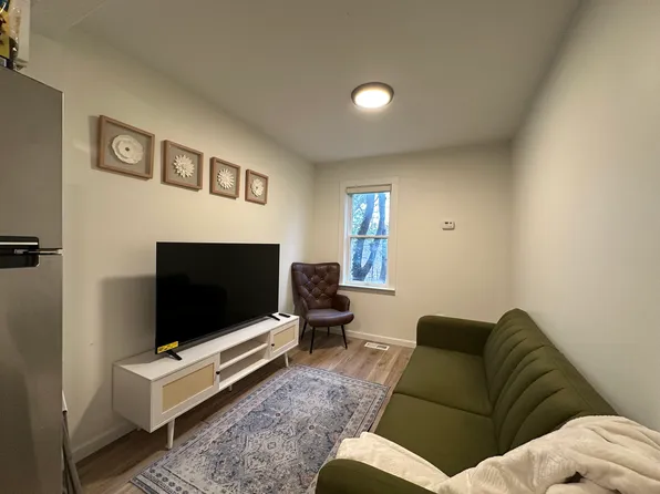 540 N State St #B, Ann Arbor, MI 48104