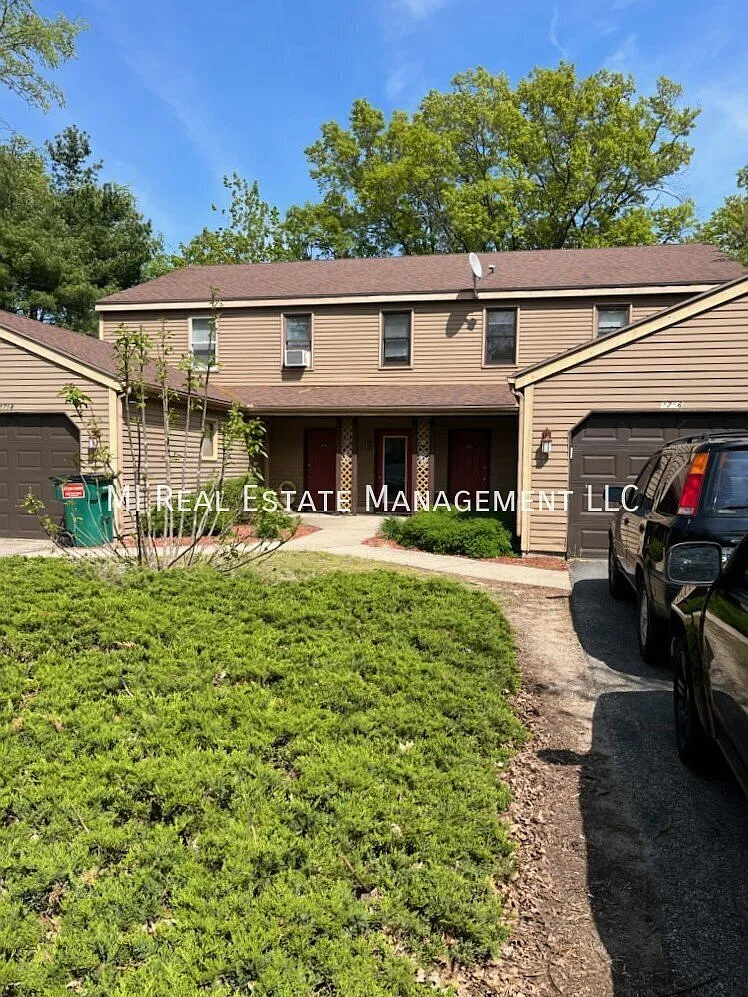 2 bed, 1.0 bath, 1000 sqft, $1,295 — Photo 1