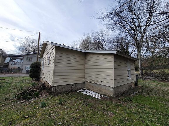 4th image of 1010 Greenwood Ave