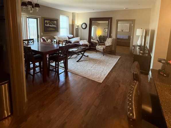 500 E Michigan Ave #411