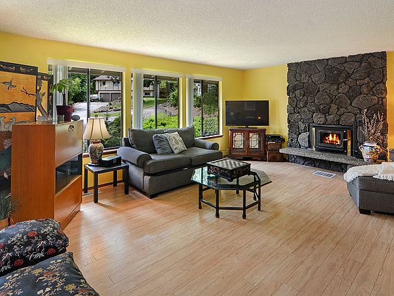 4th image of 3425 NE Makah Ct