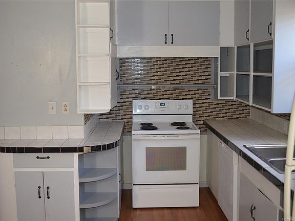 4th image of 403 S 67th Ave E