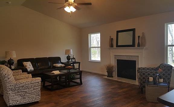 5th image of 1004 Richland Park Dr