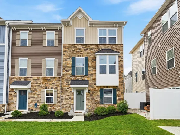 9 Wentworth Ln, Cincinnati, OH 45236