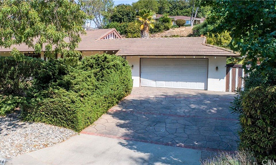 1st image of 44 Encanto Dr