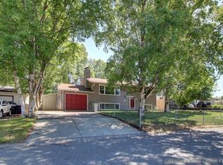 2725 Telequana Dr, Anchorage, AK 99517