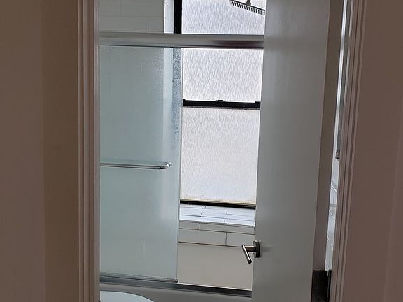 3rd image of 298 10th St #25