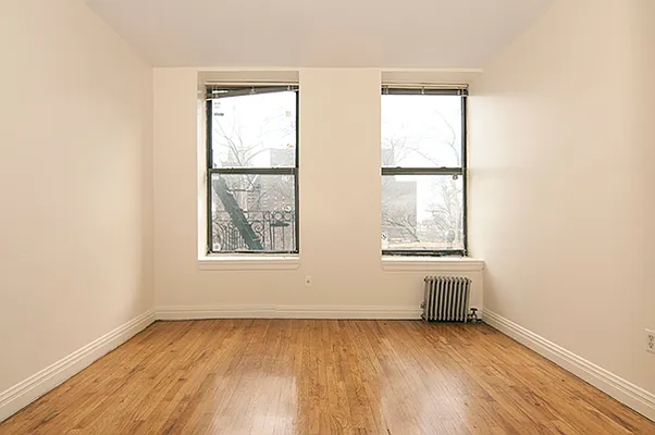 Rented by Perry Associates NYC Inc | media 31