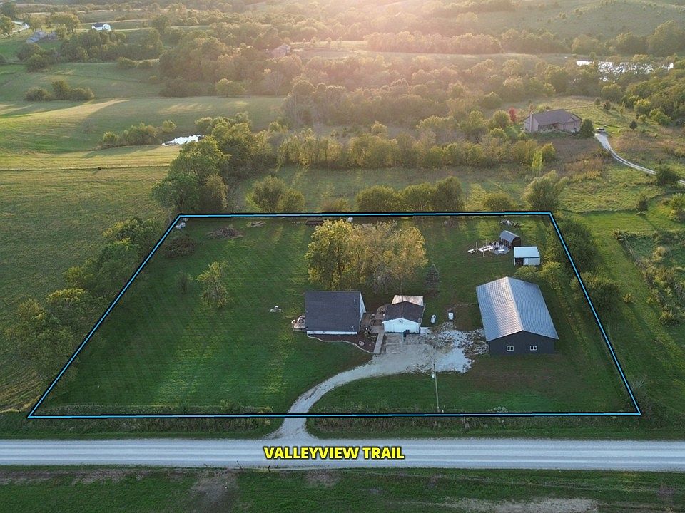 1st image of 3251 Valleyview Trl