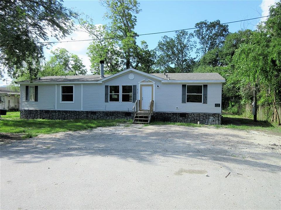 1st image of 207 Woodward St