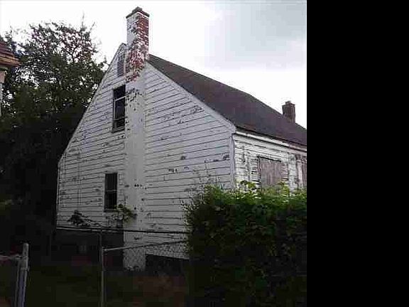 3249 Bassett