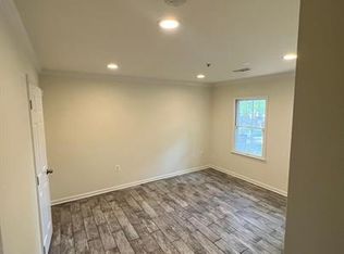 862 Hr Dr SE #1, Washington, DC 20032