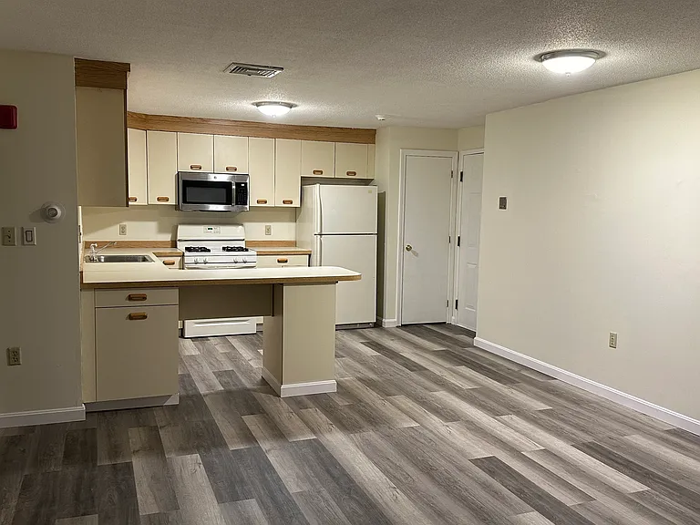 3 Roedean Dr #208 — Photo 2