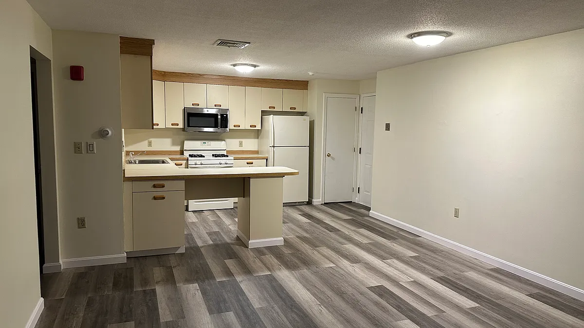 Building Photo - 3 Roedean Dr #208