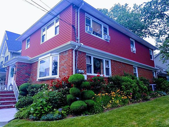 2nd image of 91 Lawrence Ave