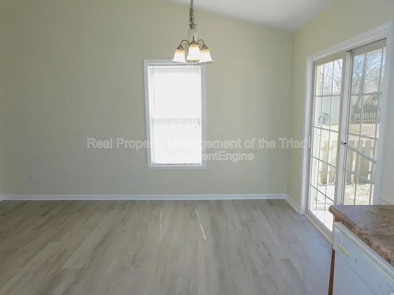 1856 Oakhurst Park Ln — Photo 6