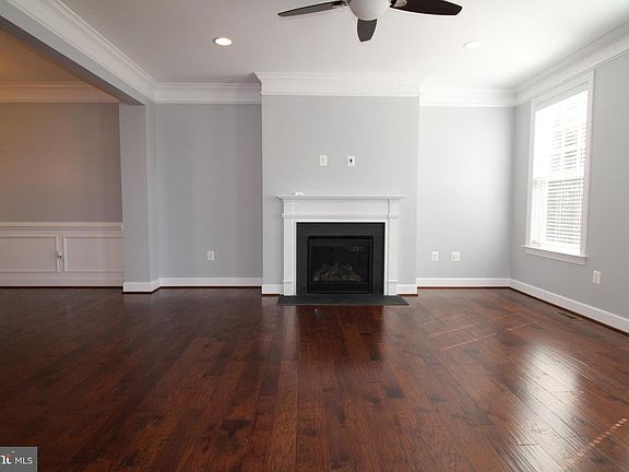 3rd image of 1742 Hartfield Ct