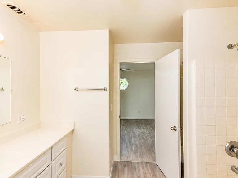2nd floor bathroom