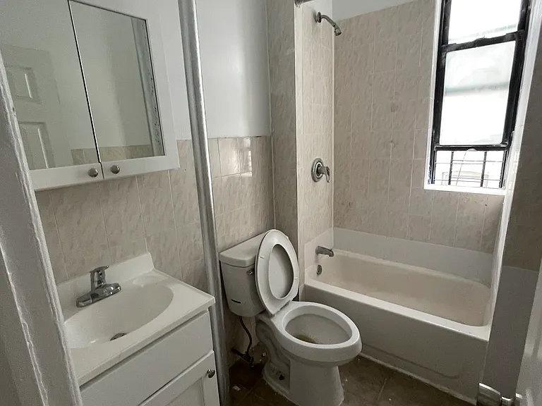446 W 164th St #22 — Photo 11