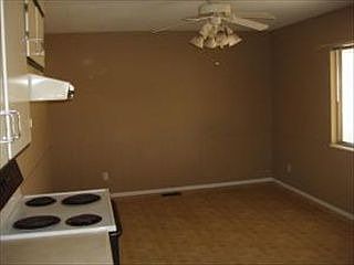 4th image of 2502 Beechwood Blvd