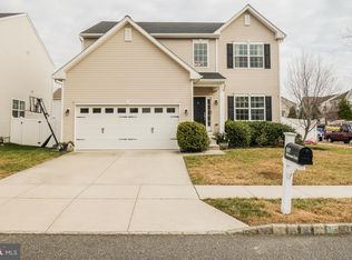 587 Defrancesco Cir, Glassboro, NJ 08028