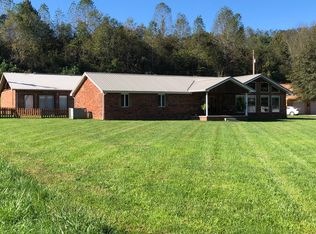 49 Tufts Rd, Wurtland, KY 41144