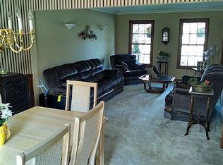 4582 Ridgeview Dr S, North Tonawanda, NY 14120