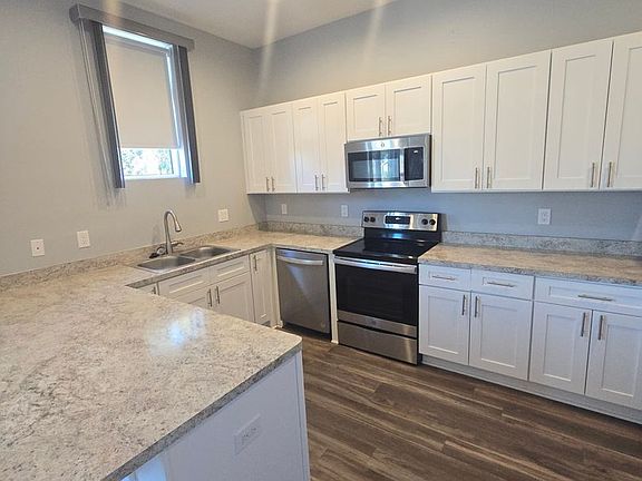 5th image of 760 Avenue C SW Unit 205