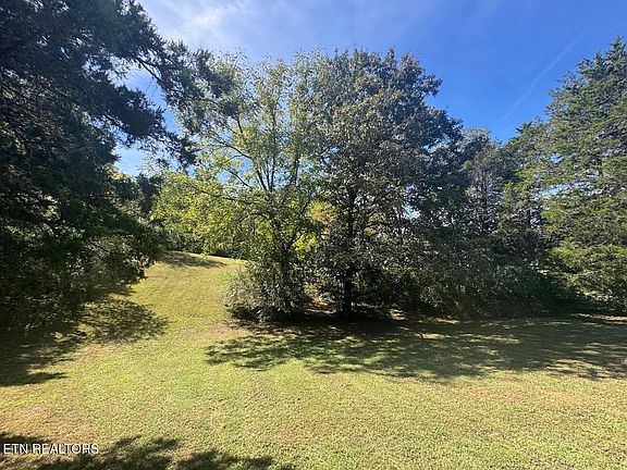 5th image of 1114 Rocky Springs Rd