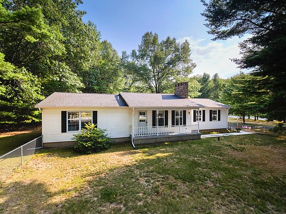 2nd image of 2615 Hill Rd