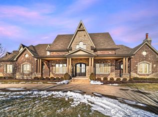 39W220 Long Meadow Ln, St Charles, IL 60175