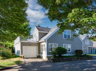 12 Paddock Ln UNIT 12, Guilford, CT 06437